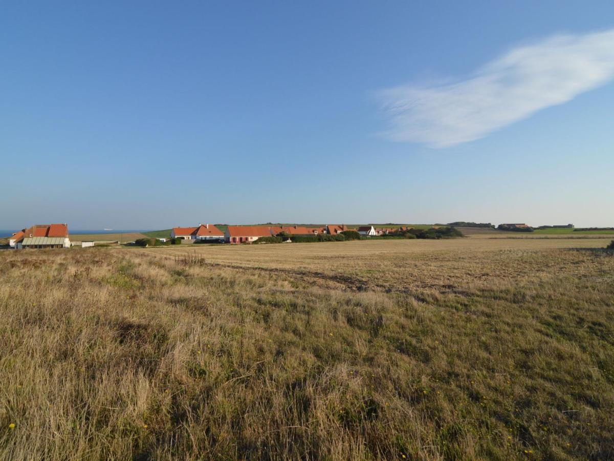 Wonderful Holiday Home In Audinghen With Garden Экстерьер фото